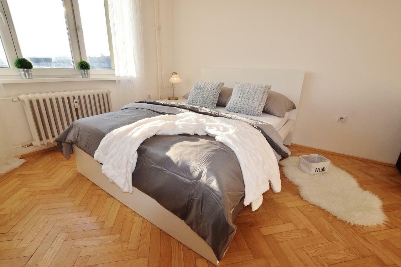 Apartment Porici Brno Esterno foto